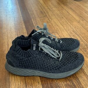 NOBULL grey black knit with green sole running shoes
